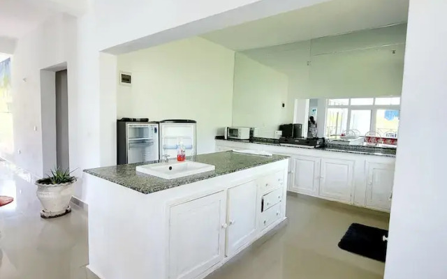 Green Malindi Apartments by RevSerene