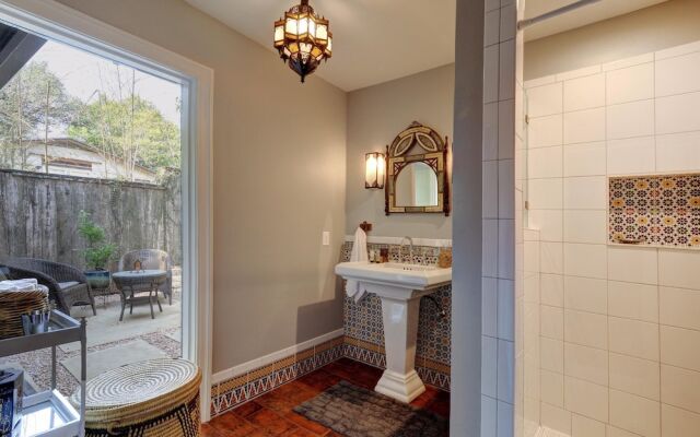 1606 Kenwood Ave Bungalow Bungalow
