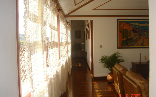 Pousada Padre Toledo