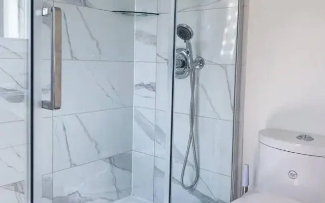 Nice rooms with private bath in Mid Town Toronto