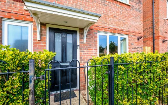 London Heathrow Living Holywell Serviced House D