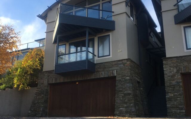 Luxury on Lakeside