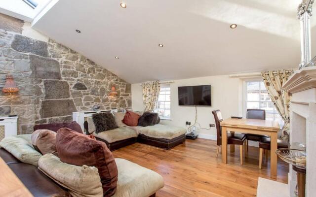 ALTIDO Spacious 3BR Mews House behind Calton Hill