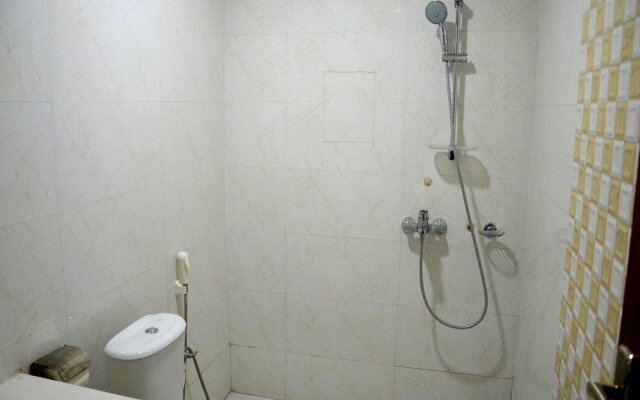 Collection O 4308 Hotel Zaarang Inn