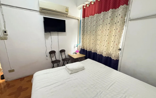 Happyland Guesthouse