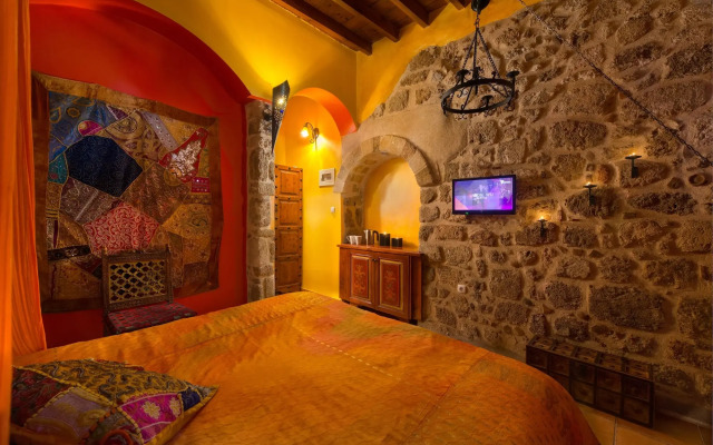 Nikos Takis Fashion Boutique Hotel