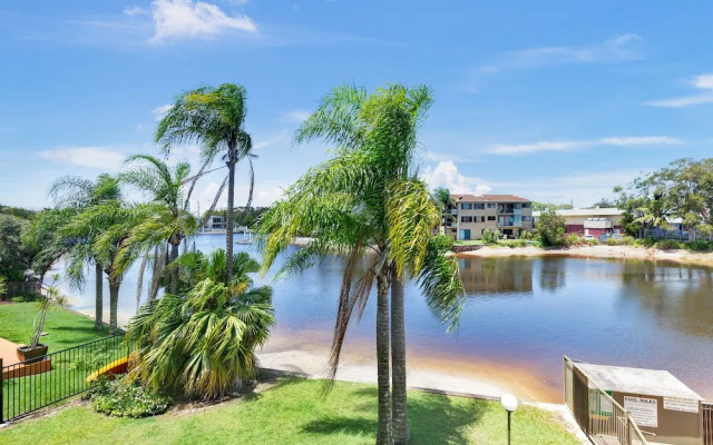 Hacienda- Canal Views And Comfort