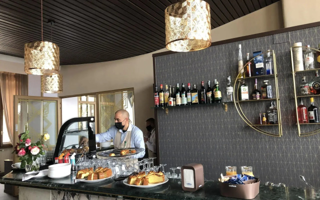 Pràcatinat Hotel & Restaurant