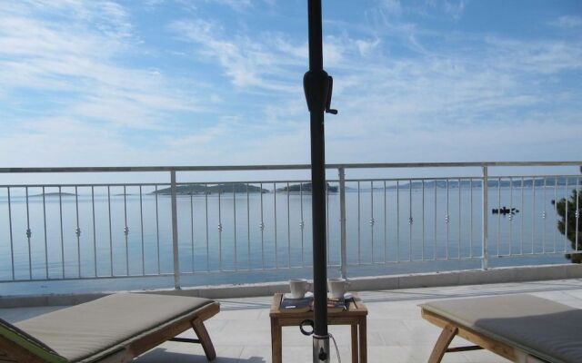 Beach House Nono