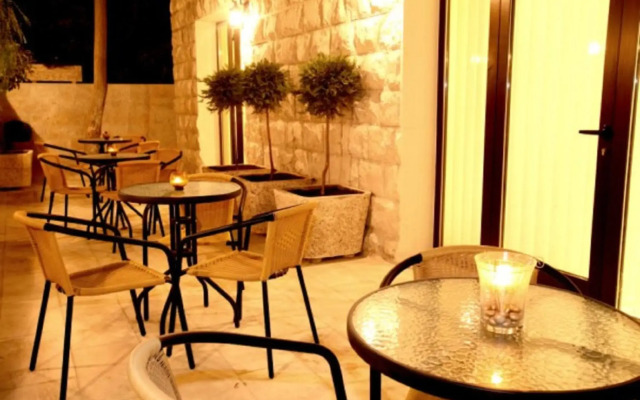 Jabal Amman Hotel (Heritage House)