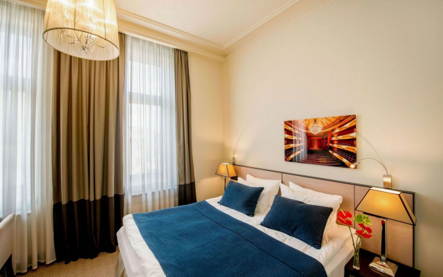 Astoria Hotel