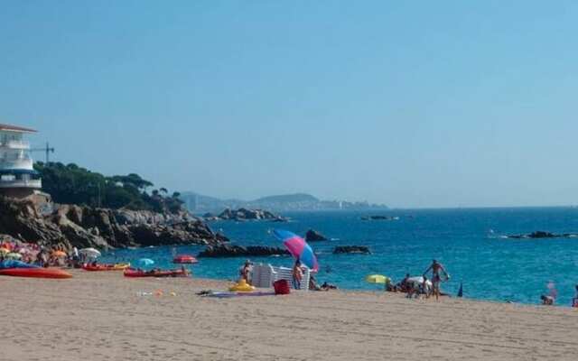 Tranquil Holiday Home in Platja D'aro with Hot Tub