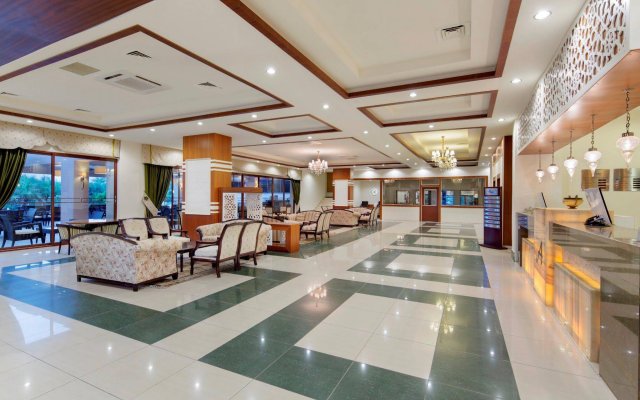 Miarosa İncekum Beach Hotel