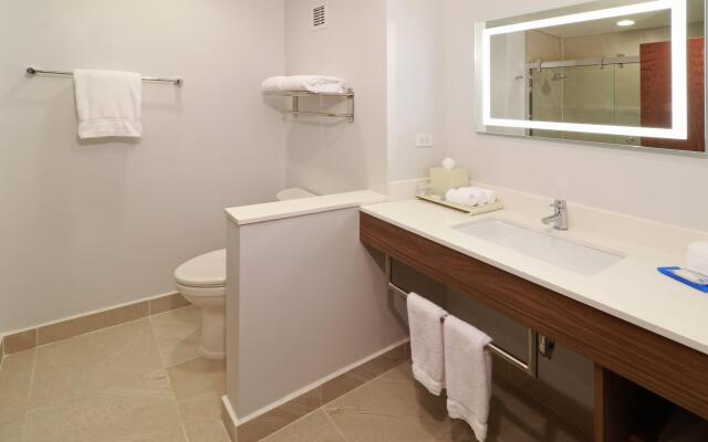 Holiday Inn Express And Suites Ensenada Centro by IHG