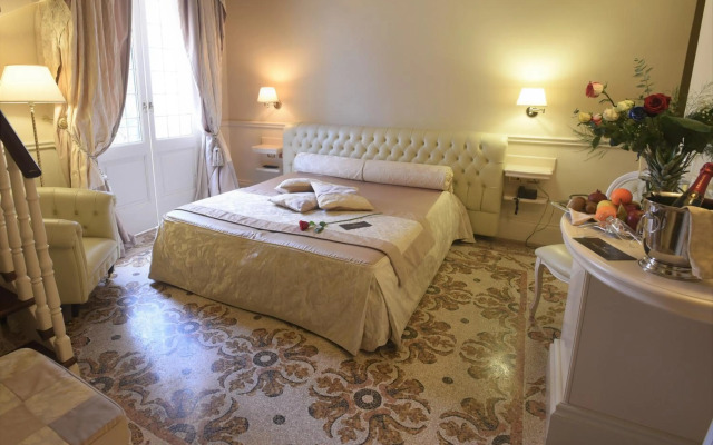 Suite Hotel Santa Chiara