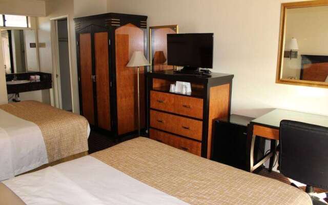 Travelodge by Wyndham Buena Park