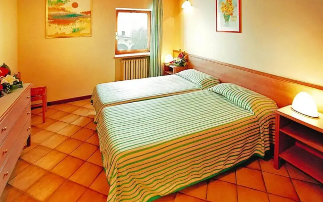 Residence La Filanda in Costermano With Pool