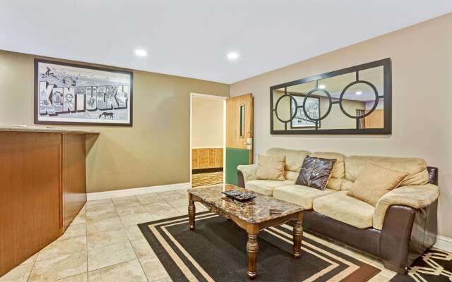 Super 8 by Wyndham Louisville Airport