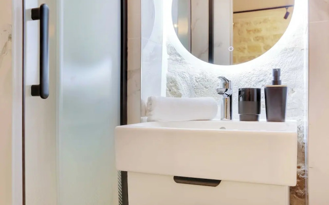 Elegant 4P Studio in the Heart of Montmartre - Paris