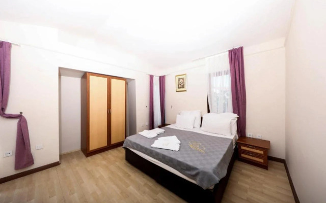 Akay Garden Family Club