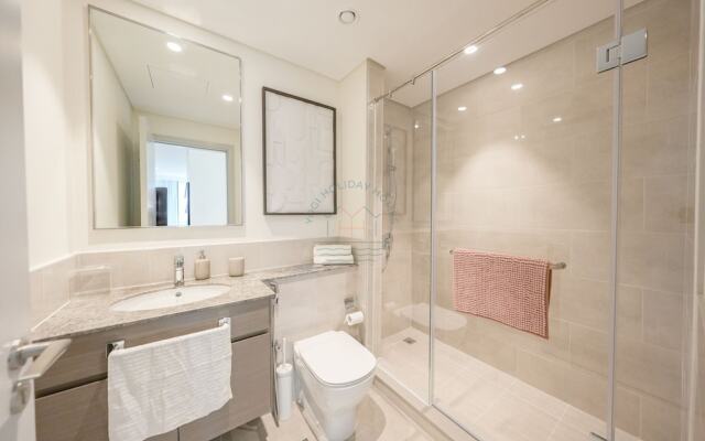 YOGI - Fabulous 2BR Apt Downtown