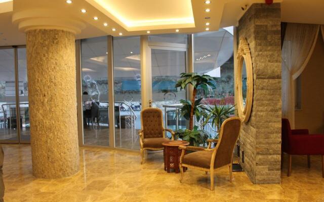 Rey Manes Hotel