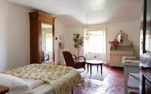 Le Flamant Rouge Guesthouse