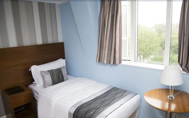 The New London Carlton Hotel & Service Apartments