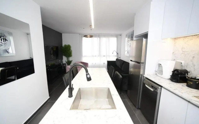Z32 Luxury Boutique Apartments