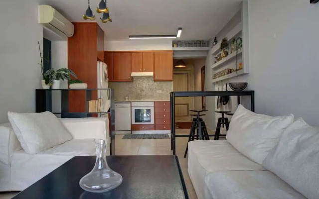 Villa Elias 1BR Upper Apt with Pool