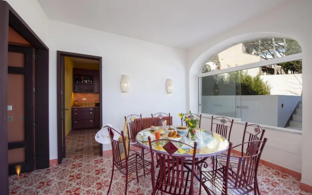 Villa Gr - Enchanting Villa Overlooking the Sea