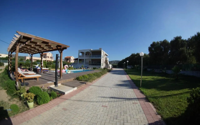 Niovi Seaside Suites