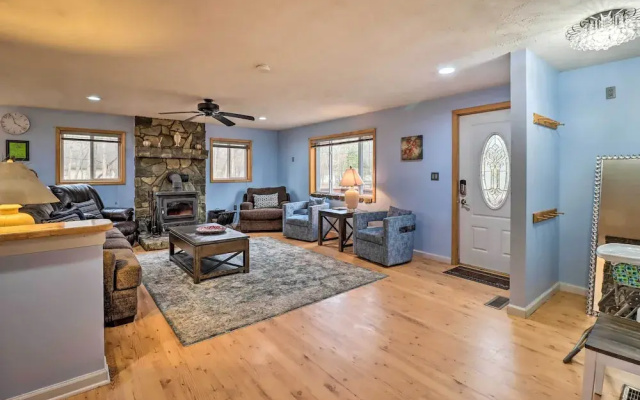 Game Room & Lake Access: Albrightsville Home!