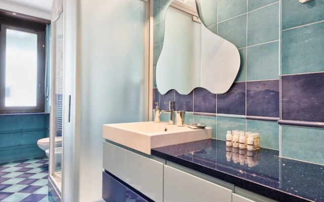 Vanchiglietta Colourful Apartment