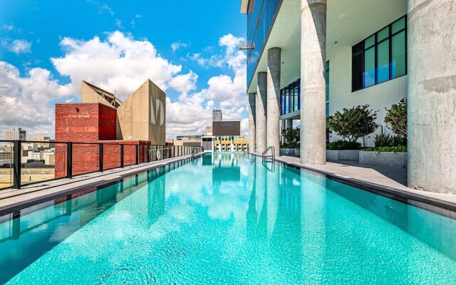 Spacious King Studio at Downtown Miami