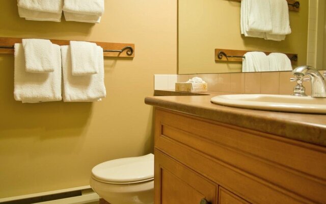 Snow Creek Lodge by Fernie Lodging Co