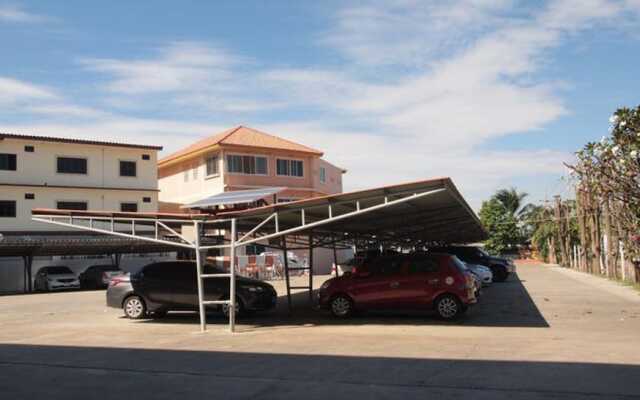 Somsri Apartment