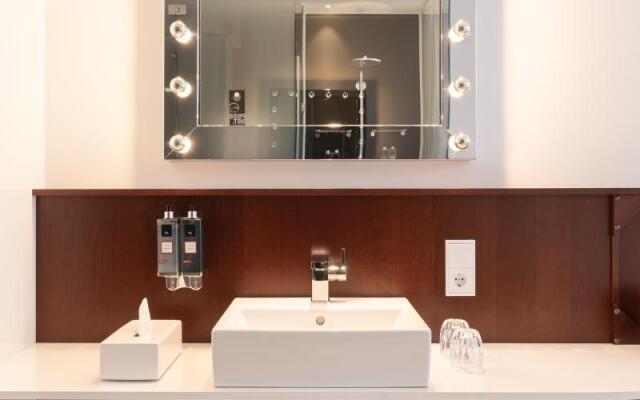 Ruby Leni Hotel Dusseldorf