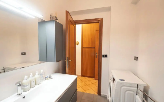 Luminous 2Br Family Apartment In Residential Area