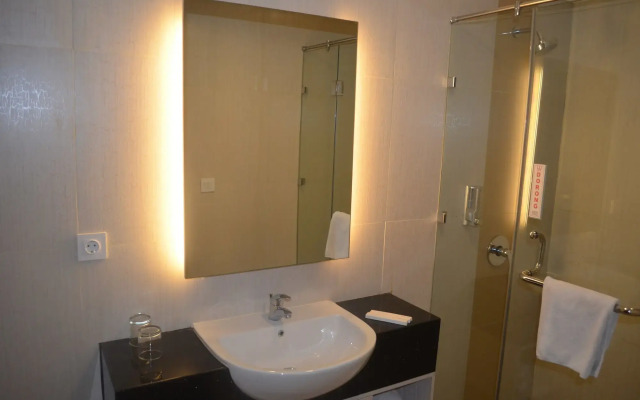 World Hotel