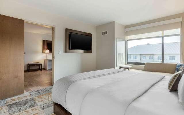 Cambria Hotel Charleston Riverview
