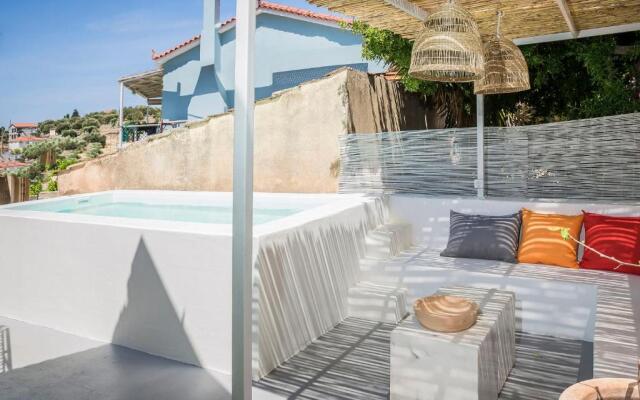 Bohemian Nest - Cheerful 2-Bedroom Villa with pool