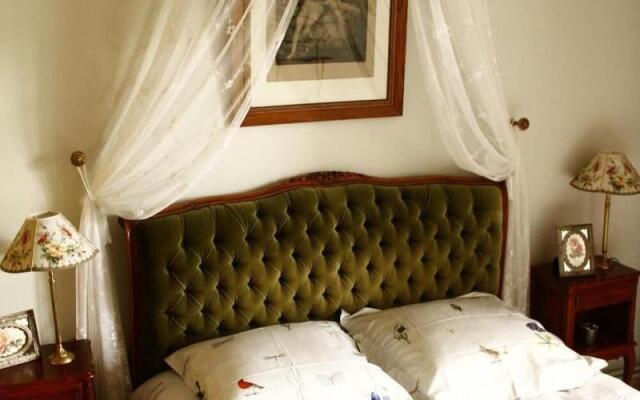 La Petite Maison près de l'Eglise