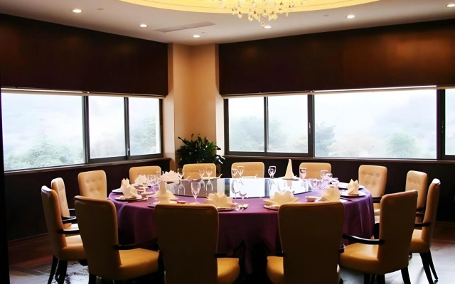 Yaoxi Dynasty Hotel