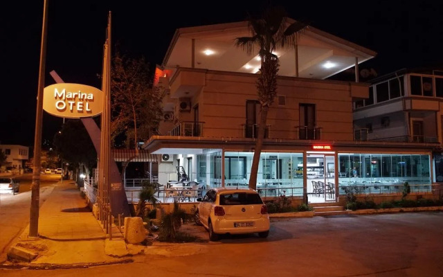 Marina Hotel