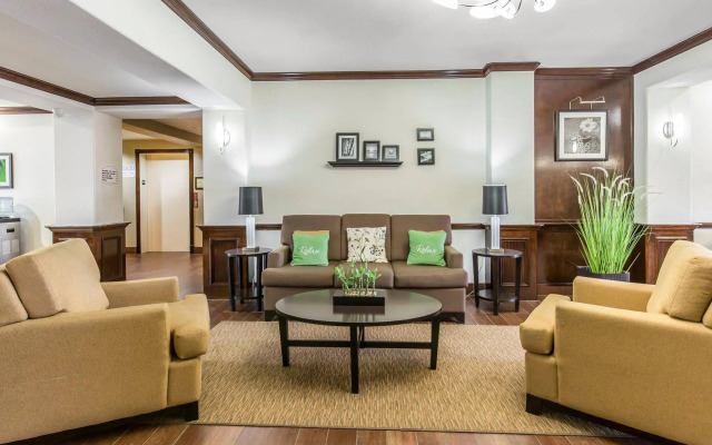 Sleep Inn & Suites Bush Intercontinental - IAH East