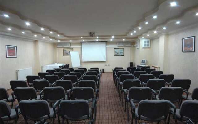 Hotel Ayata