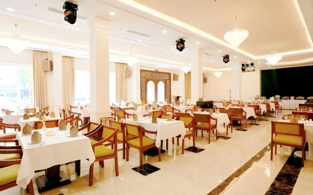 Sunflower International Village