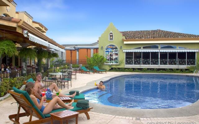 Casa Conde Hotel & Suites