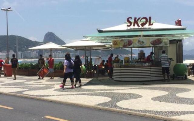 Apartamento Copacabana - Quadra da Praia